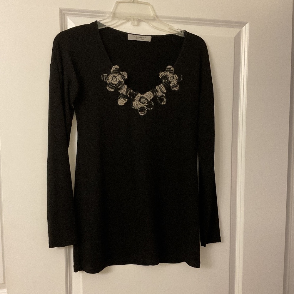 D’Exterior black long sleeves top size S made in Italy with beautiful appliqué
